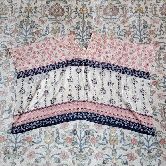 Vince Camuto Bohemian Floral Poncho Women's M/L - Picture 2 of 5